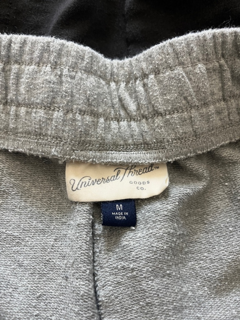 Universal Thread Short Bundle (M) - Picture 3 of 4